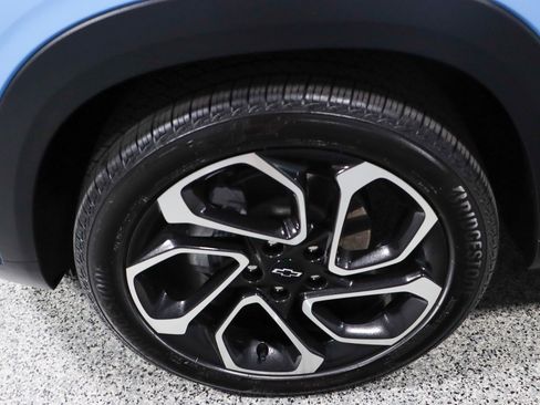Used 2024 Chevrolet Trax RS w/ Sunroof Package FWD image 11