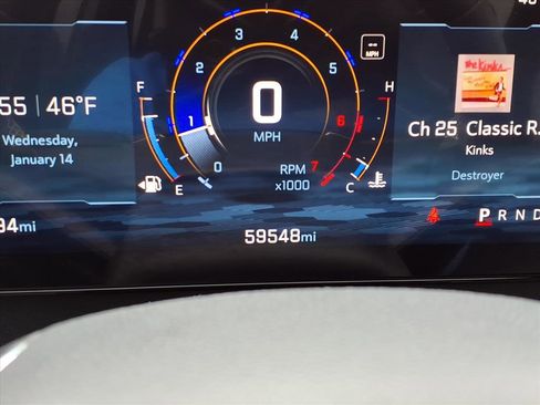 Used 2025 Chevrolet Traverse LT w/ Driver Confidence Package image 26