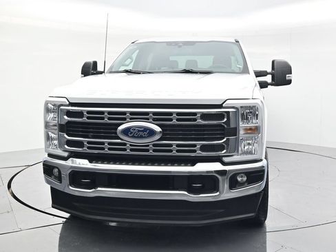 Used 2025 Ford F350 XLT AWD/4WD image 2
