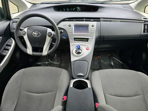 Used 2013 Toyota Prius Three w/ Solar Roof Pkg FWD image 18