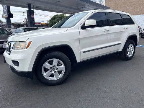 Used 2012 Jeep Grand Cherokee Laredo w/ Laredo E Group image 6
