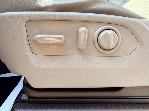 Used 2020 Chevrolet Silverado 2500 LTZ w/ LTZ Texas Edition image 22