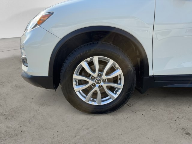 Used 2020 Nissan Rogue SV AWD/4WD image 9