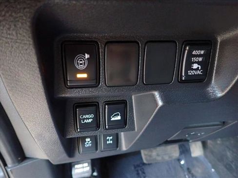 Used 2022 Nissan Frontier PRO-4X image 14