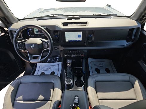 Used 2023 Ford Bronco Black Diamond w/ Sasquatch Package image 9