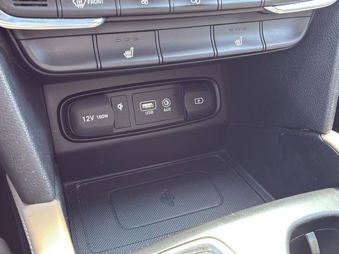Used 2020 Hyundai Santa Fe SEL w/ Convenience + Premium Package FWD image 31