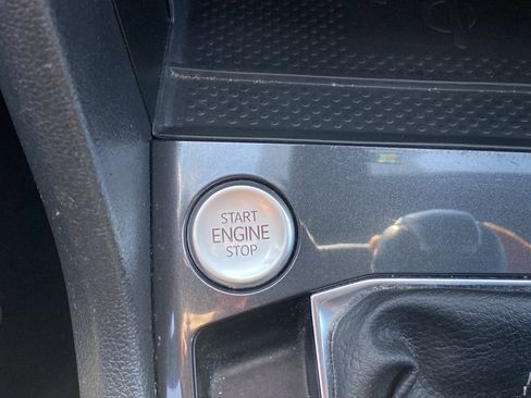 Used 2023 Volkswagen Tiguan SE R-Line image 41