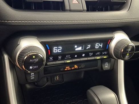 Certified 2025 Toyota RAV4 XLE w/ Convenience Package FWD image 21