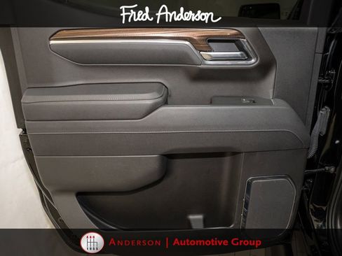 Used 2025 Chevrolet Silverado 1500 LT Trail Boss w/ Convenience Package II AWD/4WD image 10