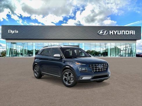 New 2026 Hyundai Venue SEL FWD image 2
