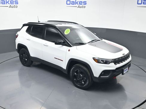 Used 2023 Jeep Compass Trailhawk AWD/4WD image 45
