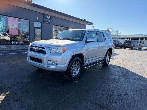 Used 2012 Toyota 4Runner SR5 image 2