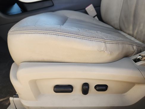 Used 2013 Ford Edge Limited w/ Driver Entry Pkg image 24