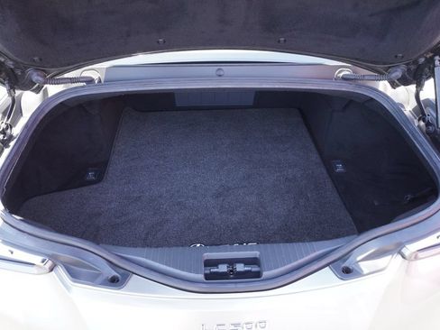 Used 2019 Lexus LC 500 Coupe w/ Performance Package RWD image 9