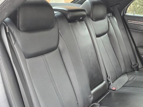 Used 2014 Chrysler 300 C image 83