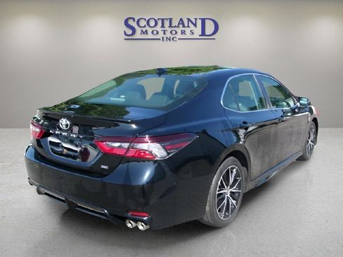 Used 2024 Toyota Camry SE FWD image 6