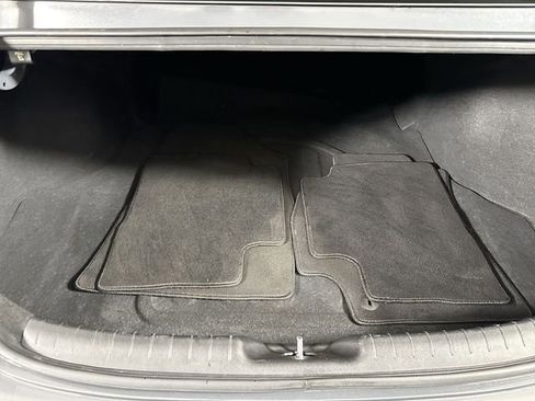 Used 2023 Hyundai Elantra Limited image 34