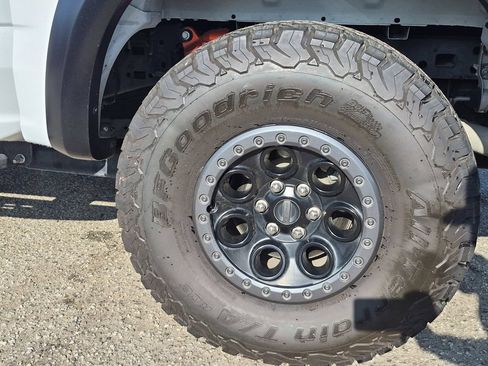 Used 2025 Ford F150 Raptor AWD/4WD image 14