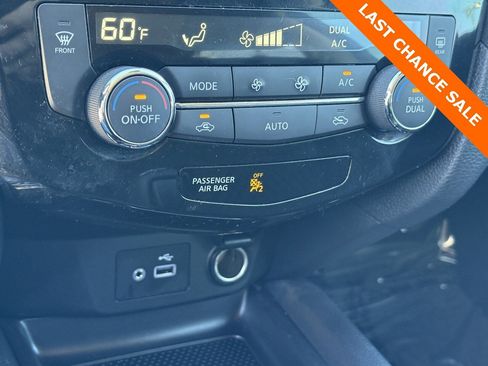 Used 2020 Nissan Rogue SV image 24