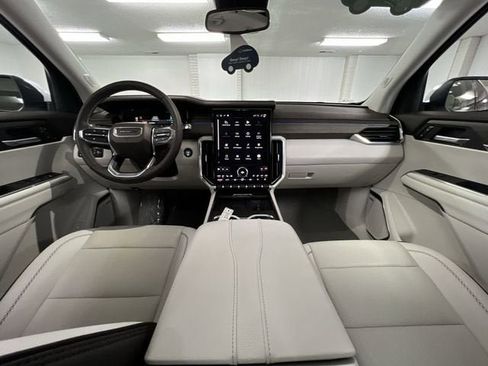 Certified 2025 GMC Acadia Denali AWD/4WD image 21