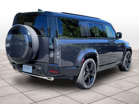 New 2026 Land Rover Defender 130 X-Dynamic SE AWD/4WD image 4
