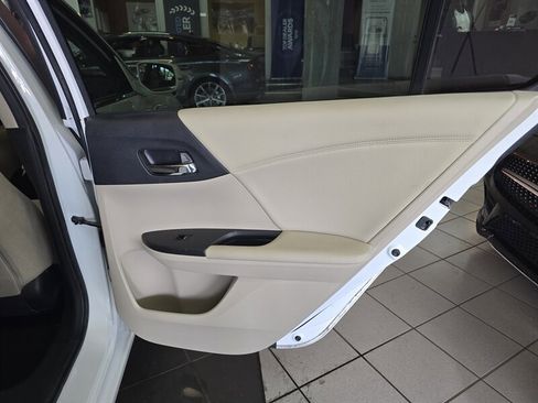 Used 2016 Honda Accord EX image 15