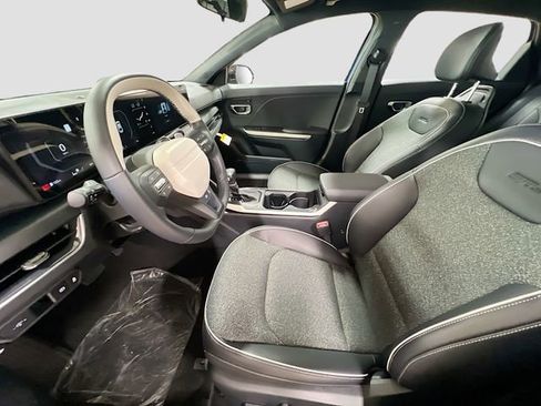 New 2025 Kia K4 GT-Line image 21