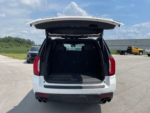 Used 2022 GMC Yukon Denali AWD/4WD image 7