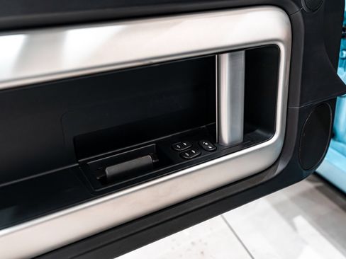 Used 2006 Ford GT image 20