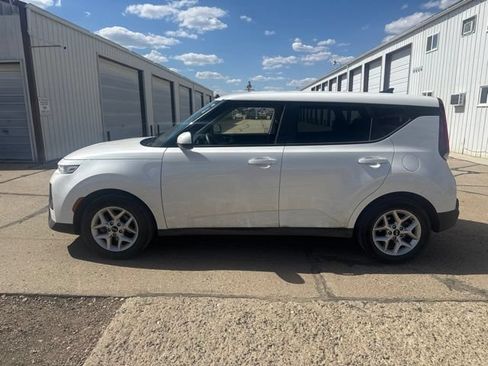 Used 2020 Kia Soul S FWD image 7