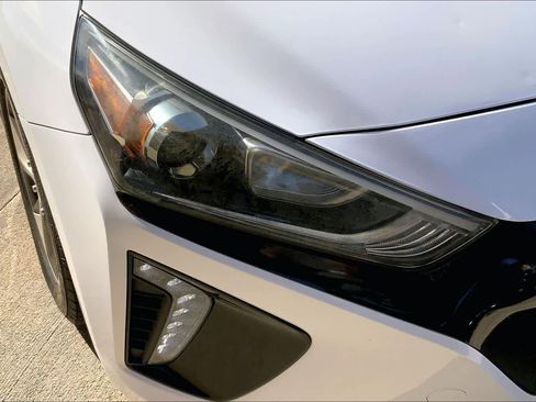 Used 2018 Hyundai Ioniq Electric image 26