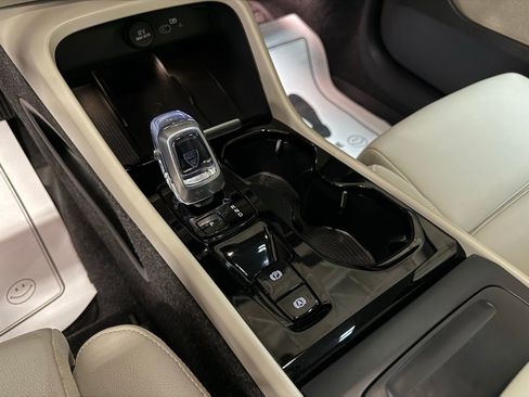 Used 2025 Volvo XC40 B5 Plus image 43