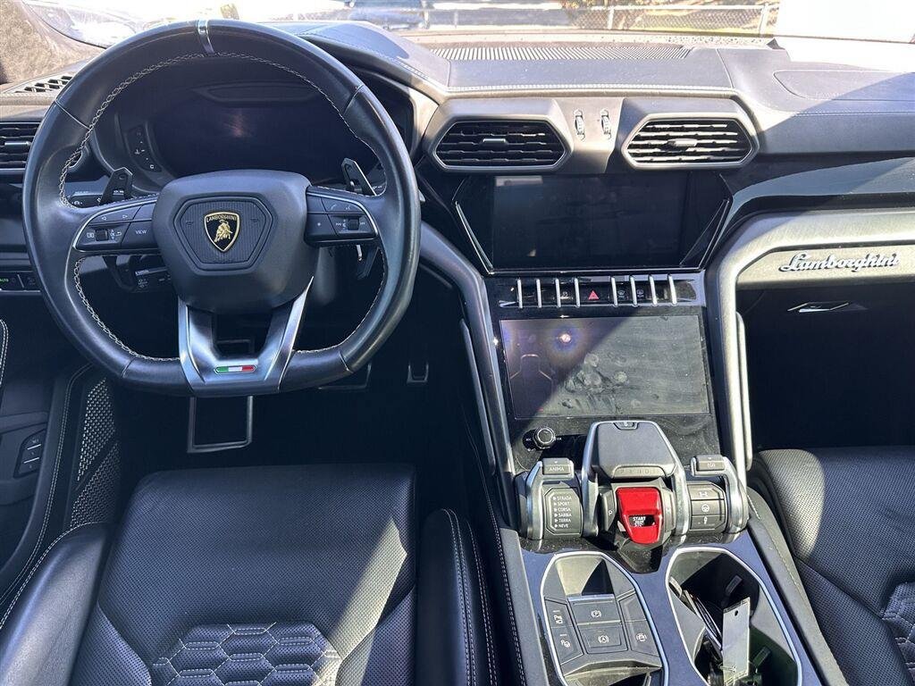 Used 2021 Lamborghini Urus AWD/4WD image 26