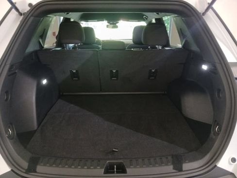 Used 2025 Chevrolet Equinox LT FWD image 9