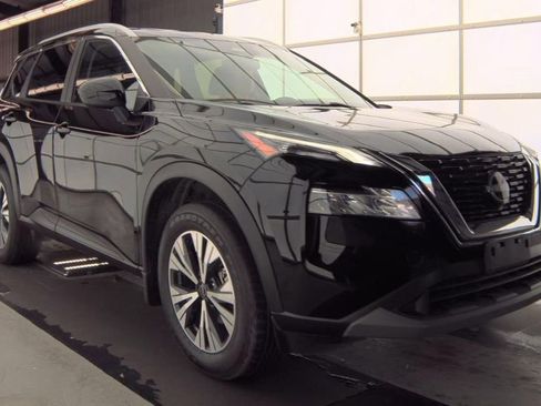 Used 2023 Nissan Rogue SV w/ SV Premium B Package image 2