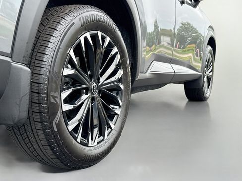 Used 2026 Nissan Rogue Dark Armor AWD/4WD image 9