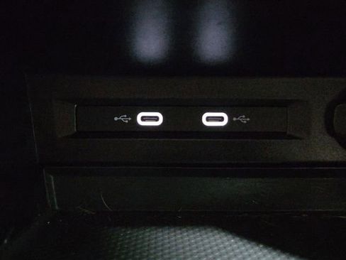 Used 2021 Volkswagen Tiguan S image 20