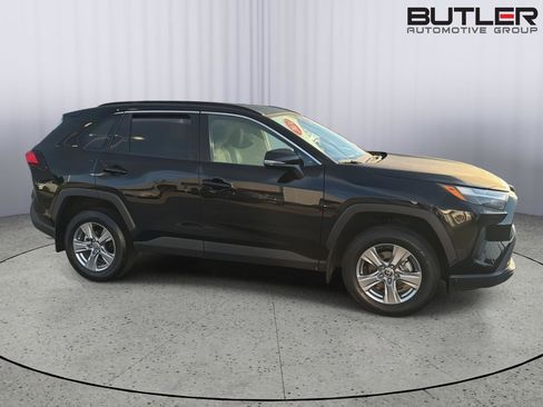 Certified 2024 Toyota RAV4 XLE FWD image 7