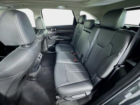 Certified 2024 Kia Sorento S w/ Panoramic Sunroof Package image 23