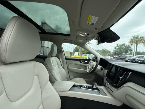 Used 2023 Volvo XC60 B5 Plus AWD/4WD image 23