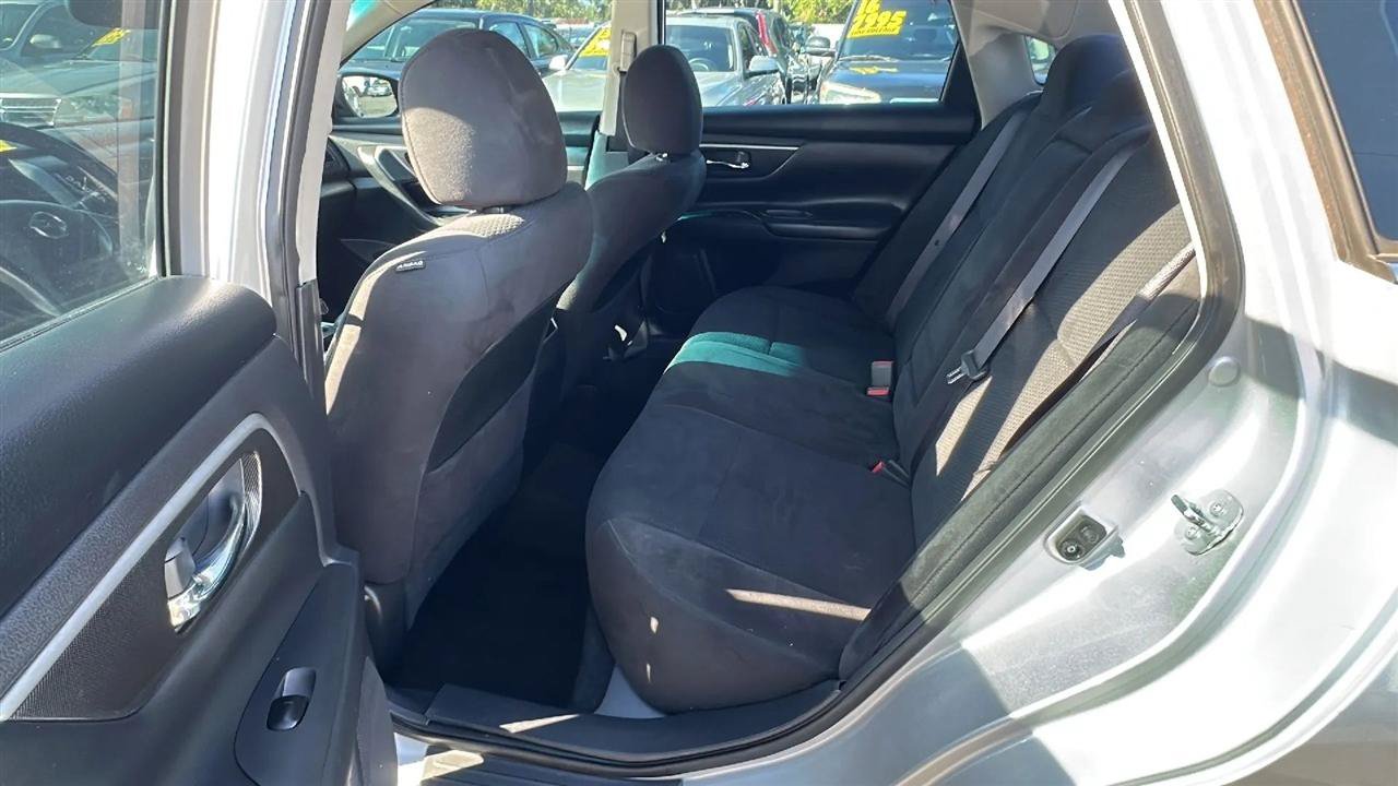 Used 2015 Nissan Altima 2.5 SV w/ Convenience Package FWD image 25