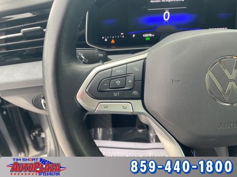 Used 2025 Volkswagen Jetta SE image 16