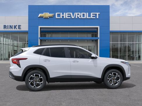 New 2026 Chevrolet Trax LT w/ Driver Confidence Package FWD image 29