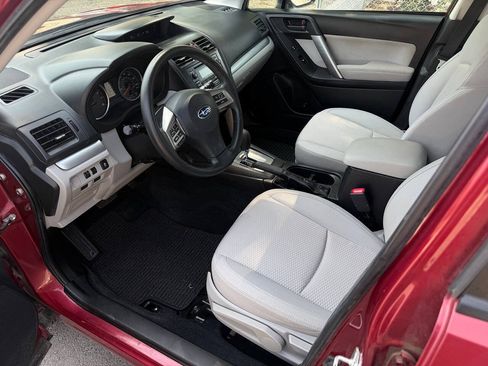 Used 2014 Subaru Forester 2.5i AWD/4WD image 17