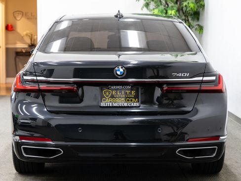 Used 2021 BMW 740i RWD image 4
