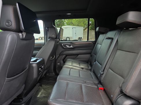 Used 2023 Chevrolet Suburban High Country w/ Premium Package 2 AWD/4WD image 24