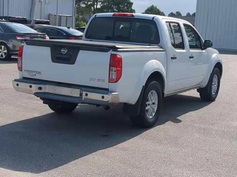 Used 2016 Nissan Frontier SV w/ SV Value Truck Package AWD/4WD image 3