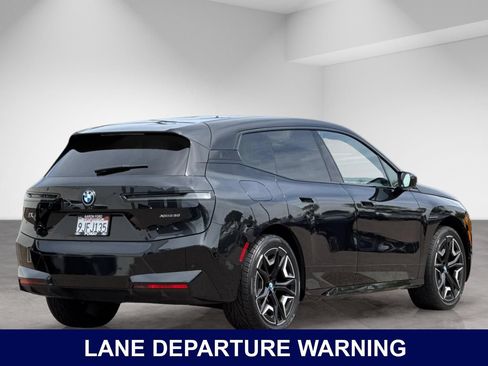Used 2024 BMW iX xDrive50 w/ Premium Package AWD/4WD image 7