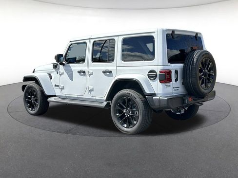 Certified 2025 Jeep Wrangler Unlimited Sahara AWD/4WD image 3