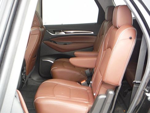 Used 2019 Buick Enclave Avenir w/ Avenir Technology Package AWD/4WD image 38